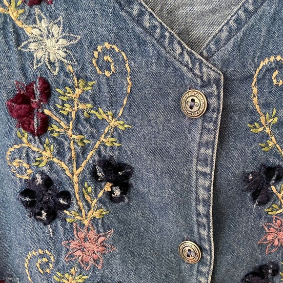 ❌SOLD❌ VTG 90s Tantrum Blues Denim Floral Blossom Vest - Picture 3 of 10